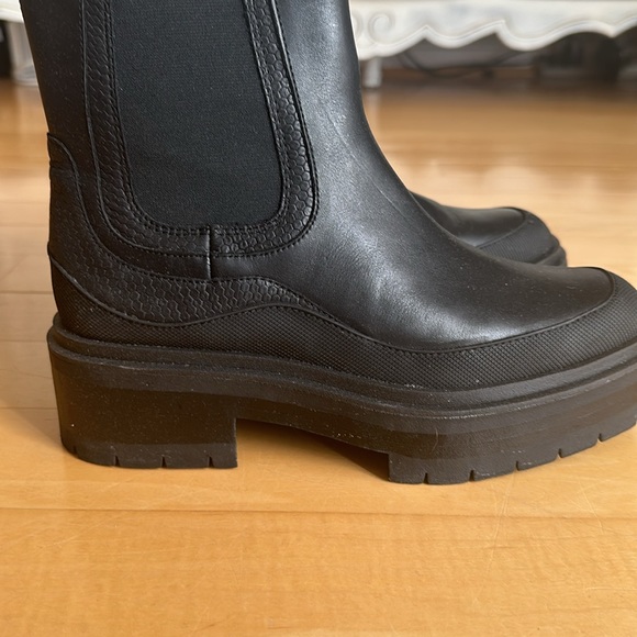 Like new Sam Edelman lug boots- size 8.5 women’s. - Picture 4 of 6